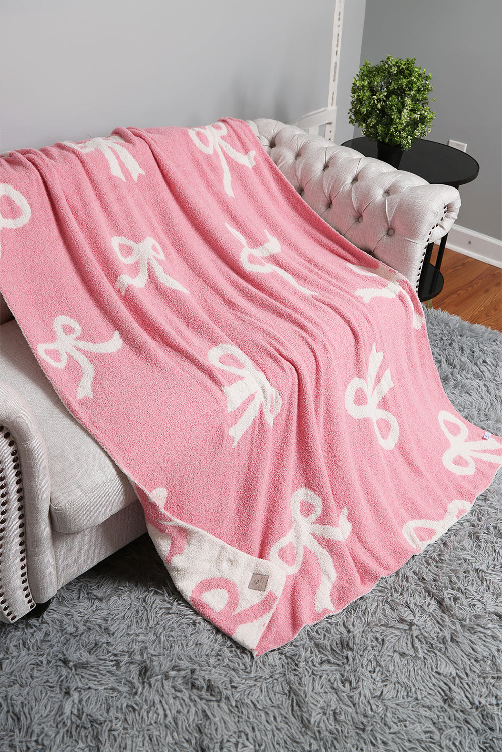 Pink Bow Cozy Throw Blanket