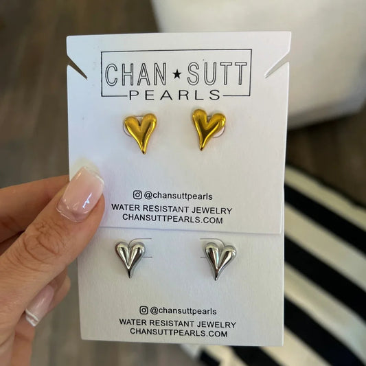 CHANSUTTPEARLS Heart Studs Silver