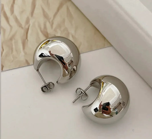 CHANSUTTPEARLS Kendall Earrings