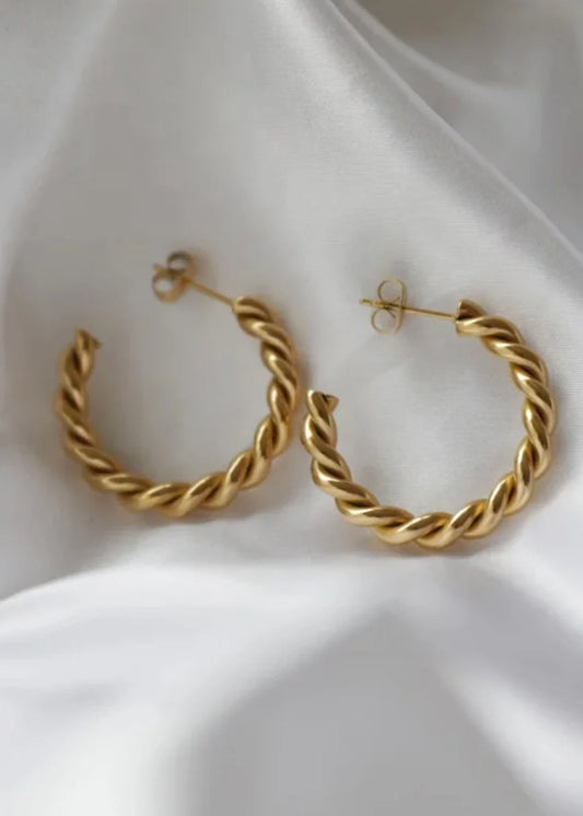CHANSUTTPEARLS Gold Medium Twist Hoops